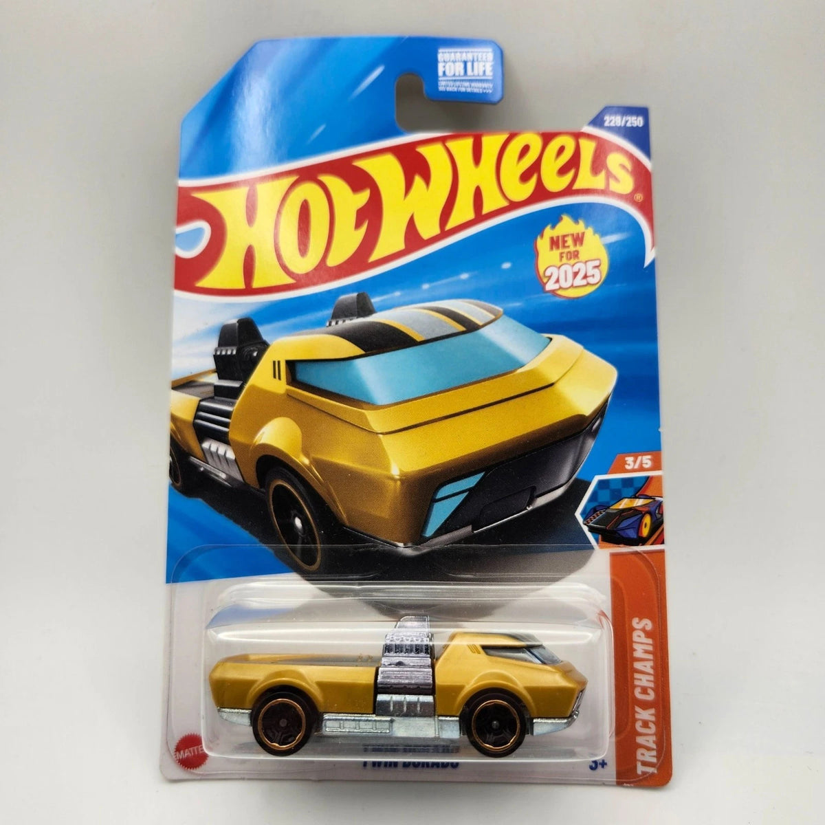 Hot Wheels Diecast 1/64 Twin Dorado